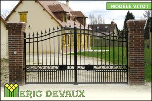 portail en fer forgé pour maison en normandie