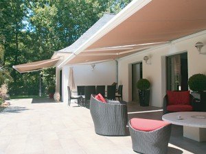 Store banne extérieur sur mesure