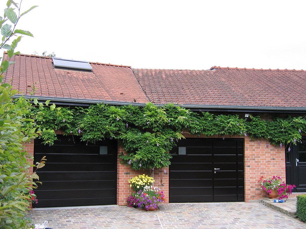 Porte de garage double maison