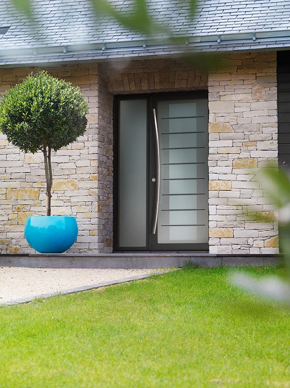 Porte mixte sur mesure posée en Normandie