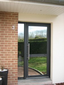 exemple de porte d'entrée en alu