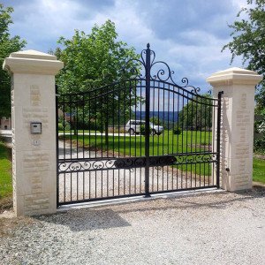 Taillage de pierre pour création de portail