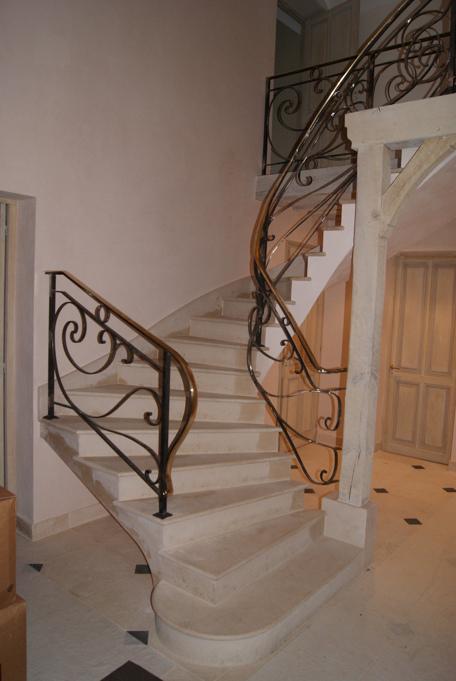 garde corps sur mesure stylé pour escalier