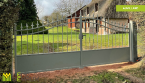 portail ferronnerie forme convexe en haut avec pointes