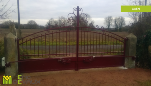 portail en ferronnerie forme convexe