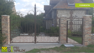 portail en ferronnerie sur mesure pour entrée résidence principale