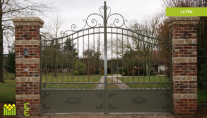 portail en ferronnerie en grille style ancien