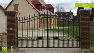 portail en fer forgé sur mesure style classique