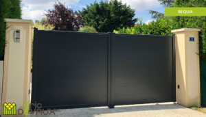 portail aluminium sur mesure avec 2 battants