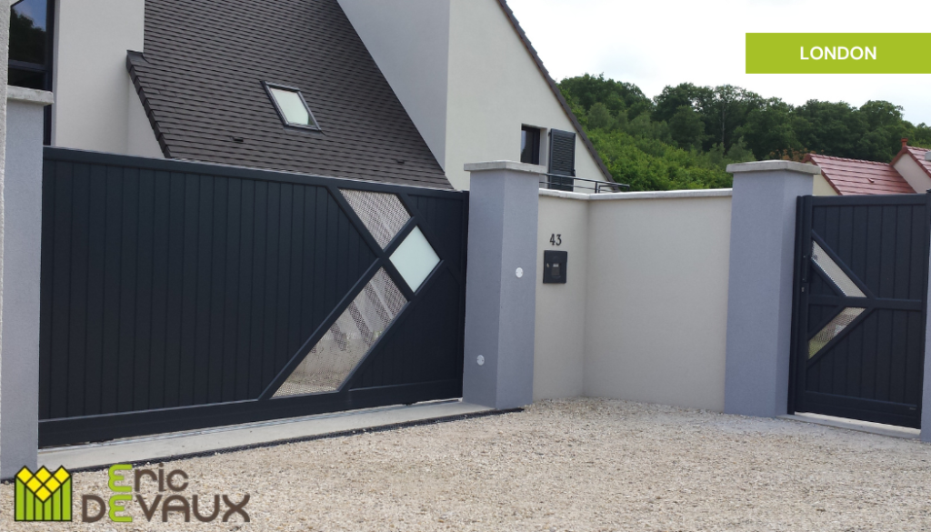 portail en aluminium sur mesure avec son portillon assorti