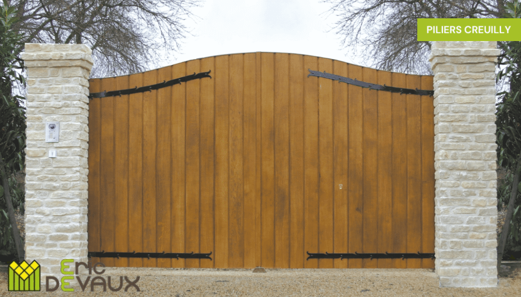 exemple de piliers pour portail en bois