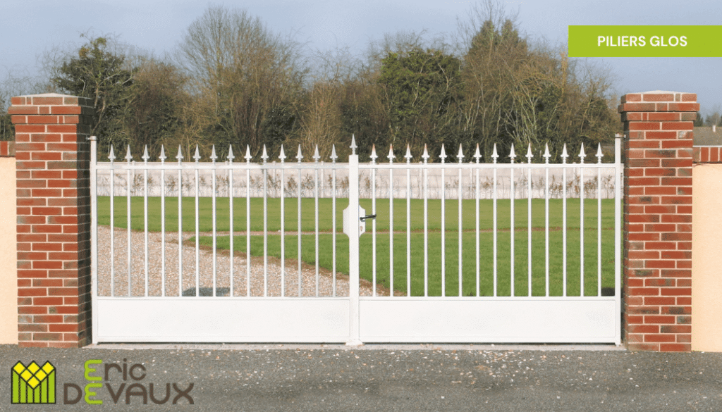 piliers pour portail en métal