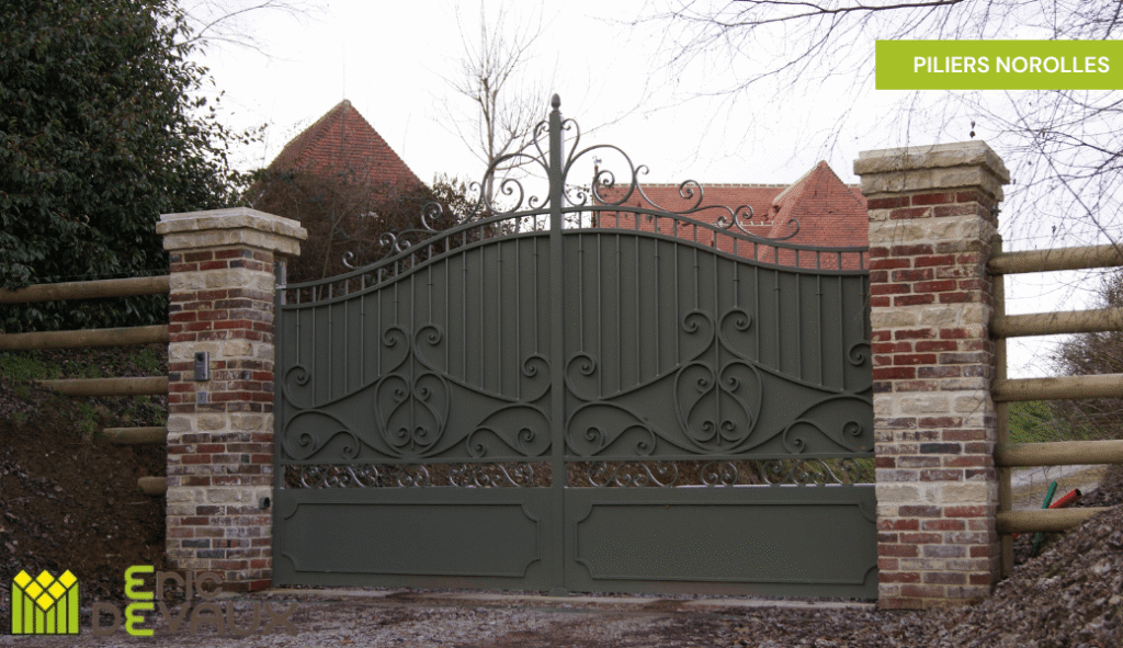 piliers pour portail en fer forgé