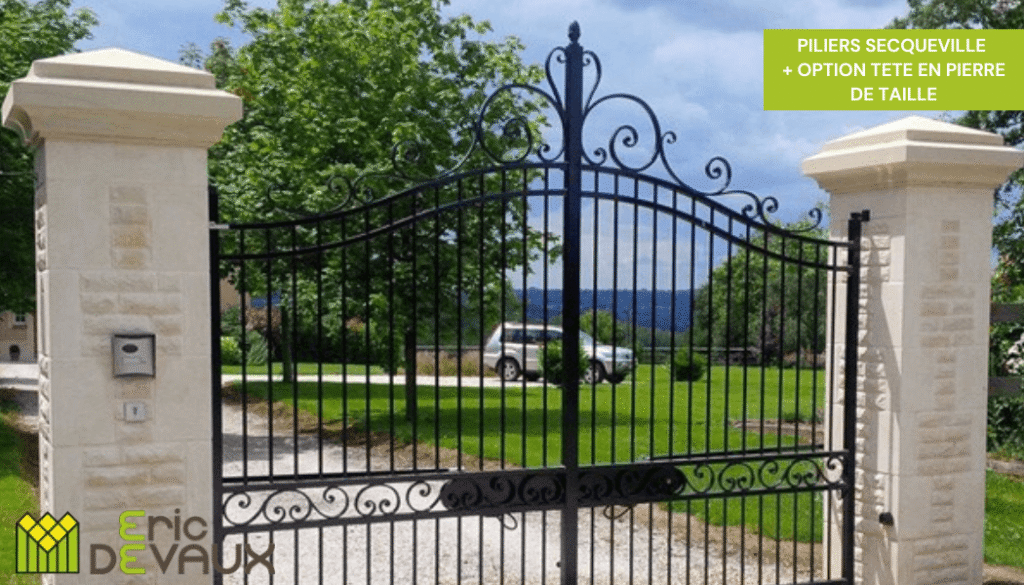 piliers de portail avec tête en pierre de taille